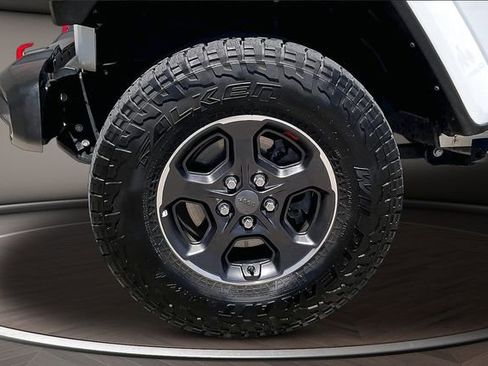 Used 2023 Jeep Gladiator Rubicon w/ Cold Weather Group AWD/4WD image 9