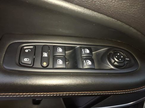 Used 2018 Jeep Compass Latitude w/ Popular Equipment Group image 20