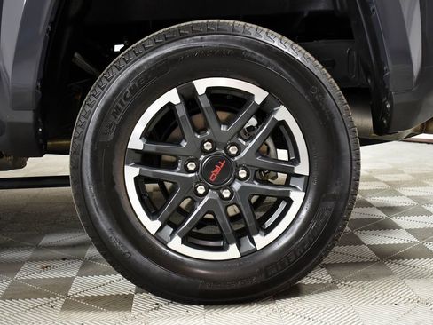 Used 2025 Toyota Tacoma TRD Sport image 21