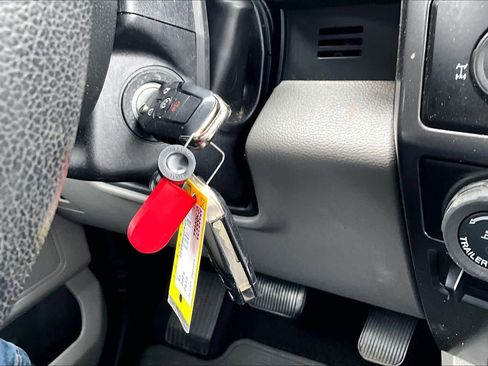 Used 2016 Ford F150 XLT w/ Equipment Group 302A Luxury image 13