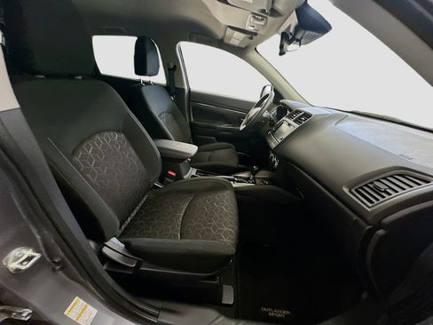 Used 2025 Mitsubishi Outlander Sport AWD image 31