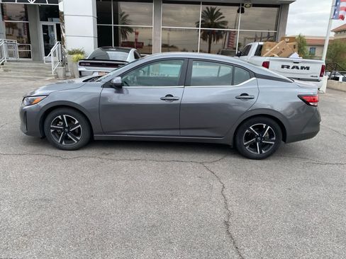 Used 2024 Nissan Sentra SV FWD image 9