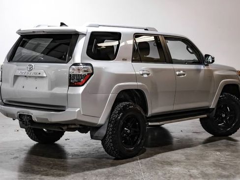 Used 2016 Toyota 4Runner SR5 Premium image 11