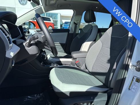 Used 2025 Volkswagen Taos SE image 10