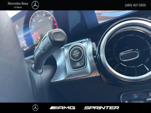 Certified 2025 Mercedes-Benz GLB 250 image 29