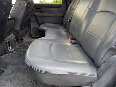 Used 2023 RAM 2500 Tradesman w/ Chrome Appearance Group AWD/4WD image 7