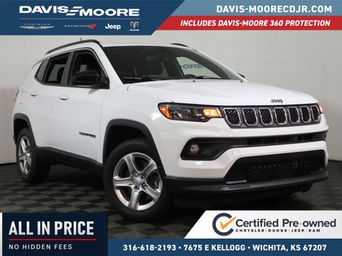 Used 2023 Jeep Compass Latitude AWD/4WD image 1