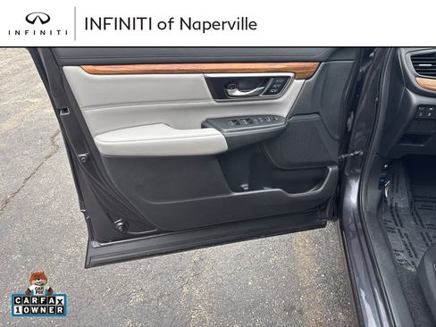 Used 2018 Honda CR-V Touring image 10