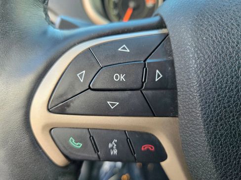 Used 2017 Jeep Cherokee Limited image 15