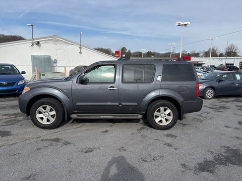 Used 2011 Nissan Pathfinder SV image 5