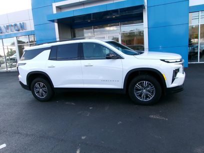 Used 2025 Chevrolet Traverse LT