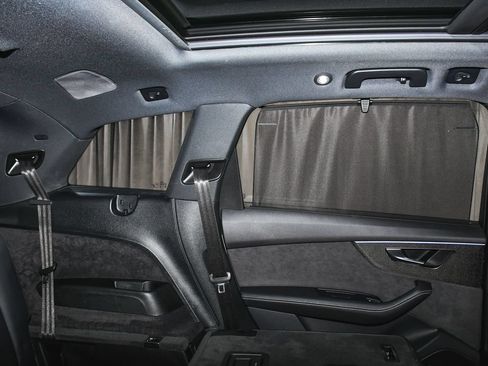 Used 2024 Audi SQ7 Prestige w/ Prestige Package AWD/4WD image 61