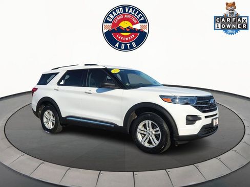 Used 2022 Ford Explorer XLT image 1