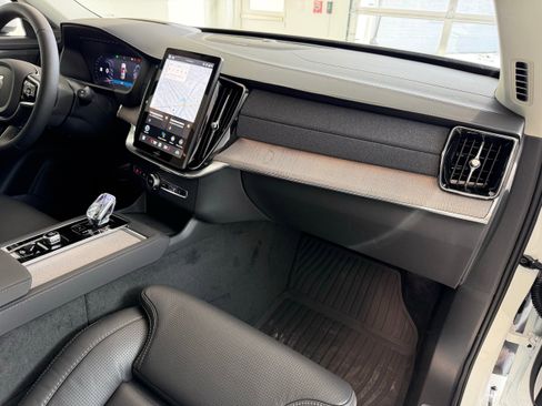 New 2026 Volvo XC90 T8 Ultra w/ Protection Package Premier image 31