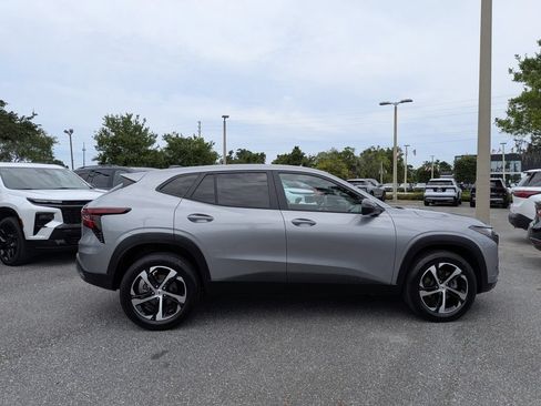Certified 2024 Chevrolet Trax RS w/ Driver Confidence Package FWD image 2