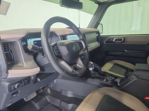Used 2024 Ford Bronco Wildtrak image 16