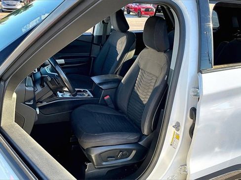 Used 2020 Ford Explorer XLT w/ Comfort Package image 18