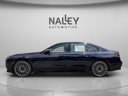Used 2025 BMW 740i w/ Premium Package image 2