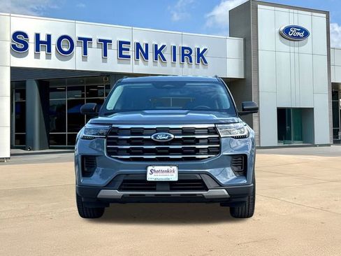 New 2026 Ford Explorer Active RWD image 2