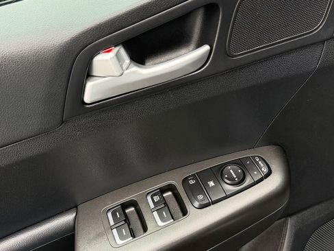 Used 2020 Kia Sportage LX w/ LX Popular Package image 11