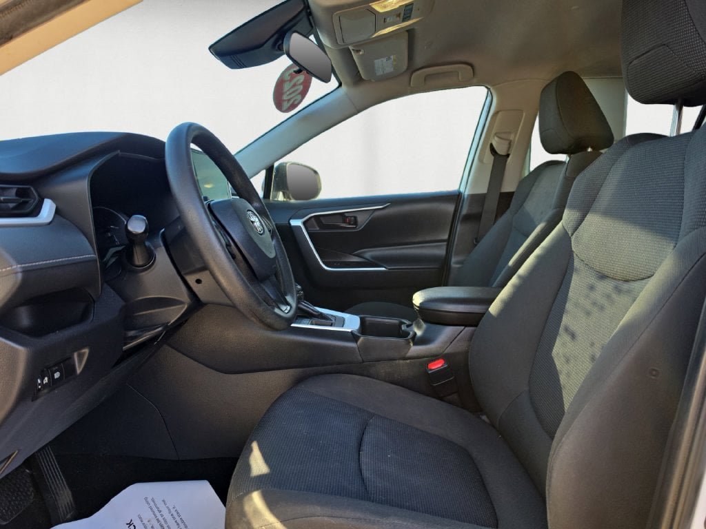Used 2023 Toyota RAV4 LE AWD/4WD image 10