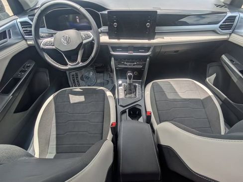 Used 2025 Volkswagen Taos SE FWD image 87