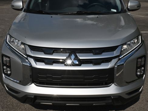 Used 2023 Mitsubishi Outlander Sport SE image 12