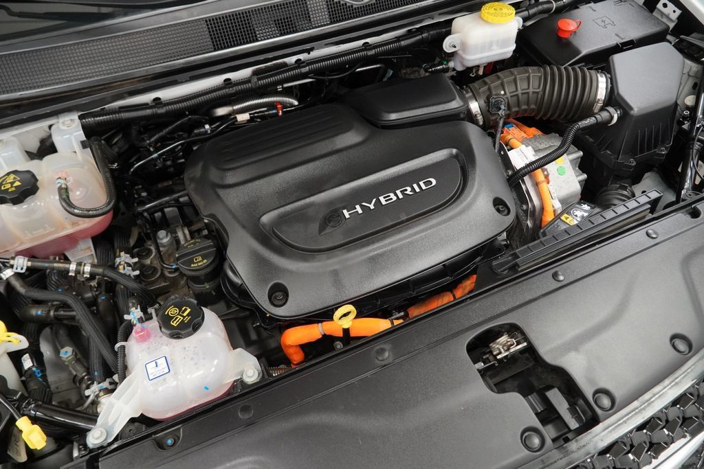 Used 2024 Chrysler Pacifica Limited FWD image 43