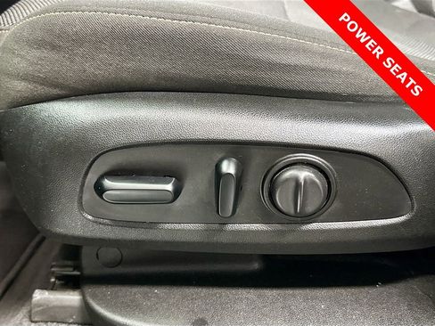 Used 2019 Chevrolet Traverse LT image 33