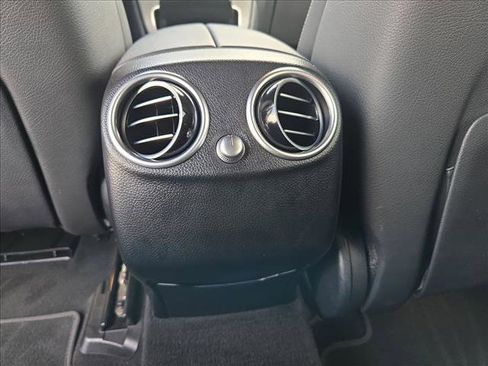 Used 2022 Mercedes-Benz GLC 300 4MATIC image 16