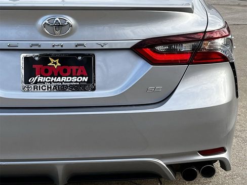 Used 2024 Toyota Camry SE image 6