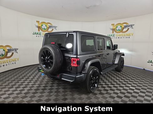 Used 2022 Jeep Wrangler Unlimited Sahara w/ Cold Weather Group AWD/4WD image 10