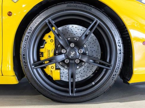 Used 2015 Ferrari 458 Speciale Coupe RWD image 39