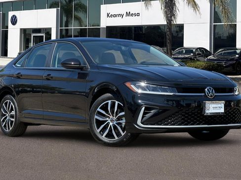 New 2025 Volkswagen Jetta SE image 2