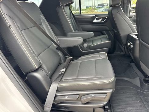 Used 2022 GMC Yukon SLT w/ SLT Premium Package RWD image 12