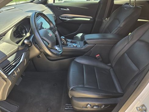 Used 2019 Cadillac XT4 Premium Luxury FWD image 13