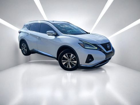 Used 2019 Nissan Murano SV w/ Premium Package FWD image 2