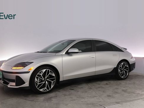 Used 2025 Hyundai Ioniq 6 SEL RWD image 18