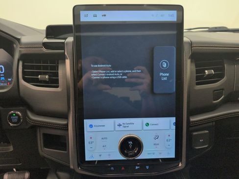 Used 2023 Ford Expedition Platinum image 20