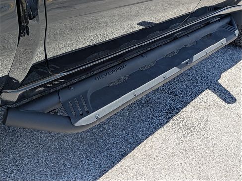 Certified 2022 Chevrolet Silverado 1500 LT Trail Boss w/ LT Trail Boss Premium Package AWD/4WD image 13