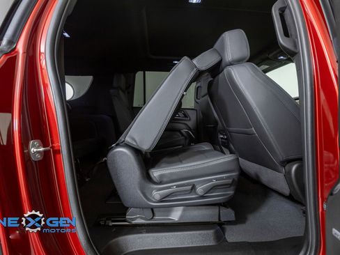 Used 2025 GMC Yukon XL Denali w/ Sun & Power Step Package AWD/4WD image 35