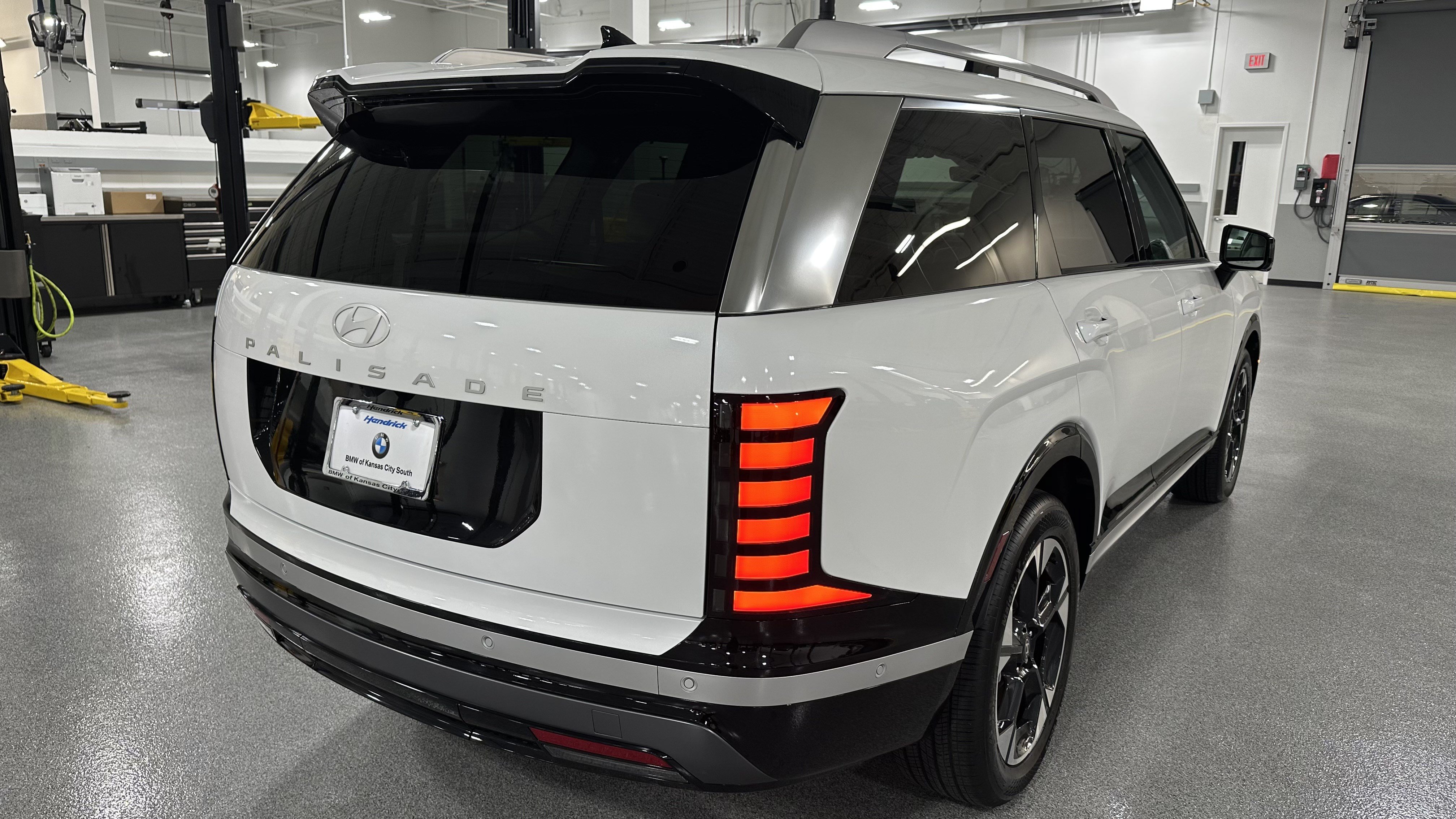 Used 2026 Hyundai Palisade Limited FWD image 10