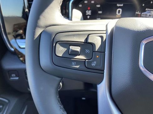New 2025 GMC Sierra 1500 Elevation image 28