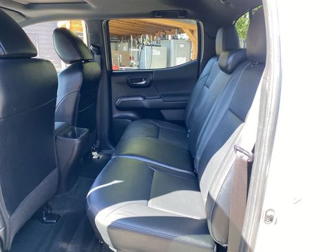 Used 2023 Toyota Tacoma TRD Sport w/ TRD Premium Sport Package AWD/4WD image 16