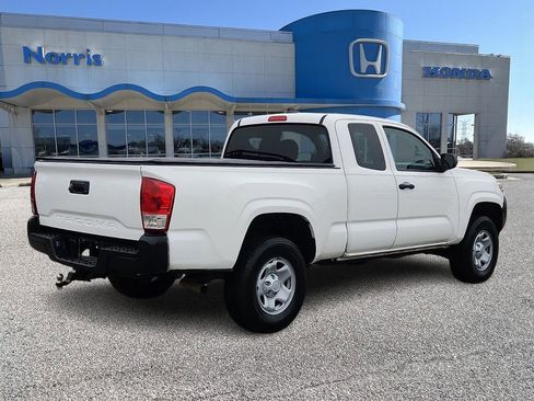 Used 2022 Toyota Tacoma SR image 4