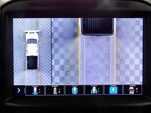 Used 2023 GMC Sierra 2500 AT4 w/ AT4 Preferred Package image 16