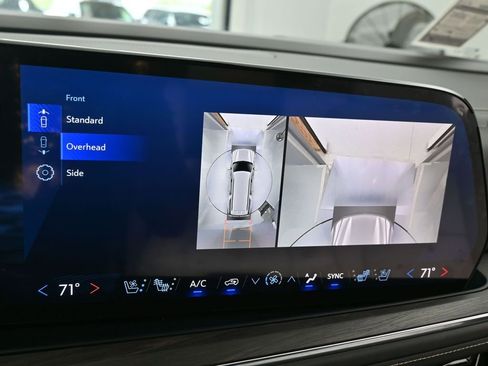 New 2025 Chevrolet Suburban Premier image 22