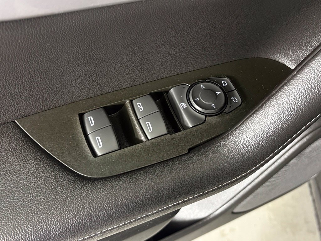 Used 2025 Chevrolet Blazer LT FWD image 13