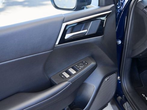 Used 2025 Mitsubishi Outlander SE FWD image 19