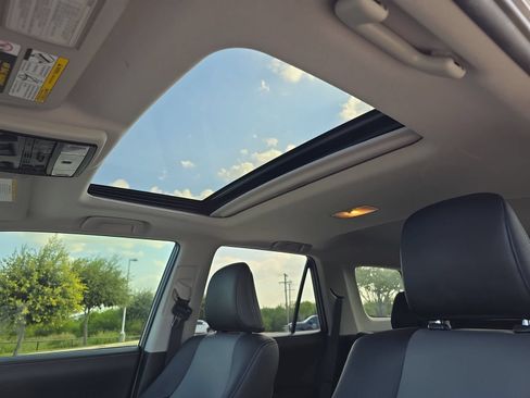 Used 2022 Toyota 4Runner SR5 Premium w/ Moonroof Package AWD/4WD image 27